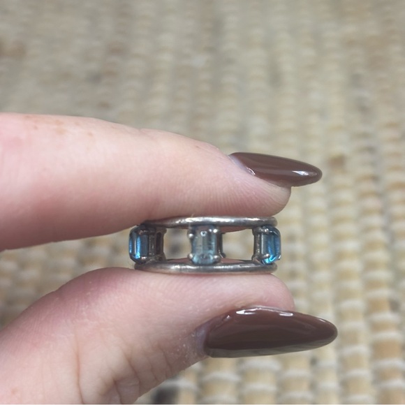 Blue Topaz Aquamarine Rectangular Stone Silver Tone Costume Ring Size 5.75 - Picture 8 of 10